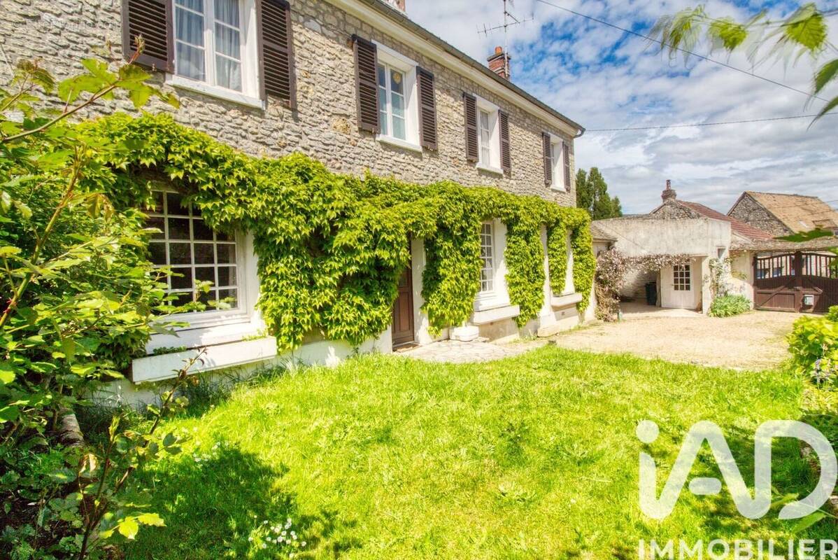 Photo 1 - Maison à MONTJAVOULT