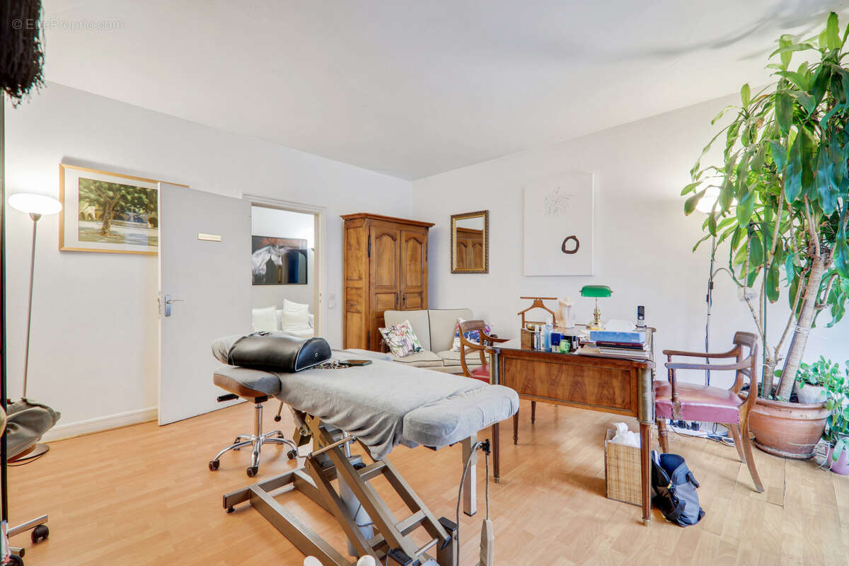 Appartement à PARIS-8E