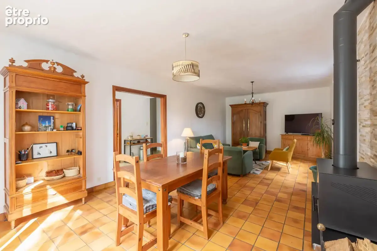 Belle propriété rénovée sur 2000m² de terrain - bourg de chatelaudren-plouagat - photo 7
