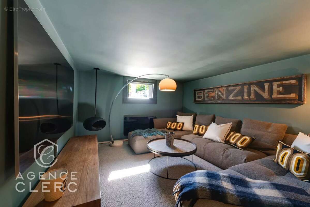 Maison à MENTHON-SAINT-BERNARD