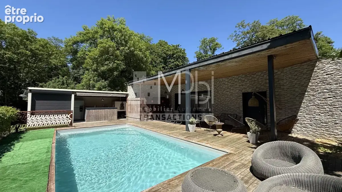 Maison 8 pièces 221 m² à vendre à Bourg-En-Bresse (01000) - photo 4