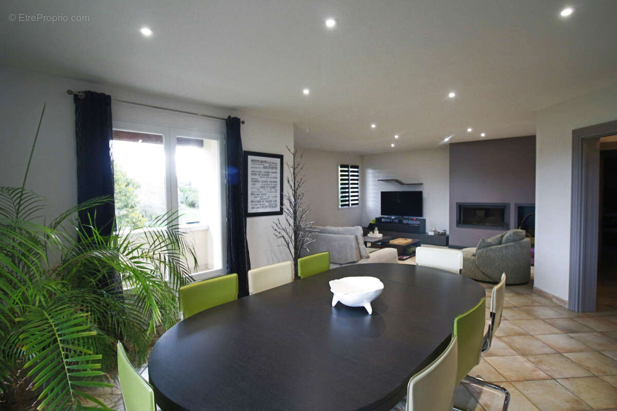 Maison à PUY-L'EVEQUE