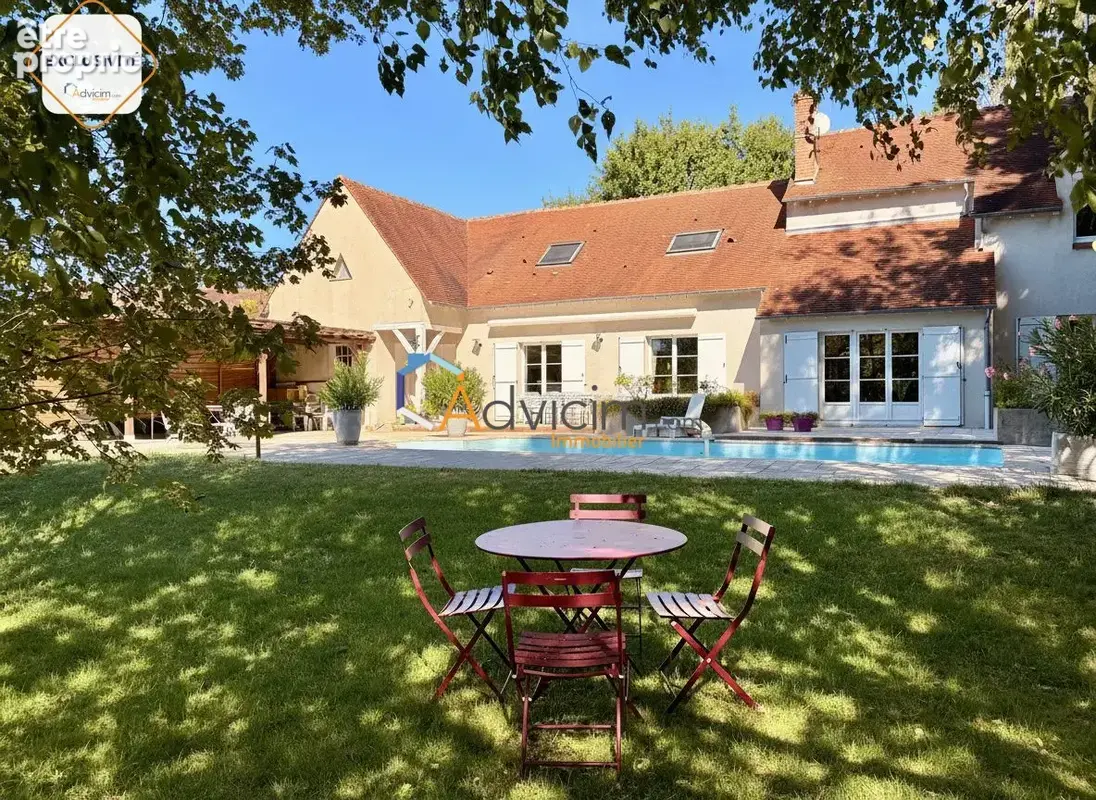 Photo Maison à Checy au prix de 499 000€