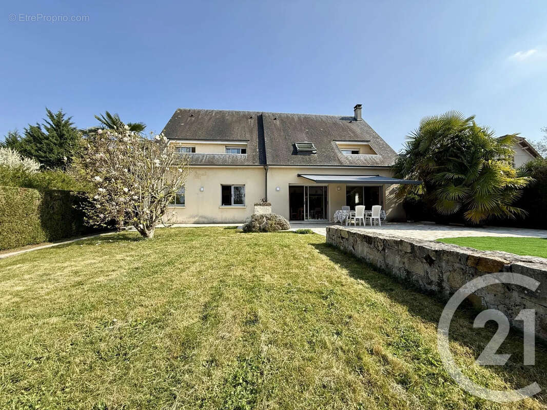 Maison à VULAINES-SUR-SEINE