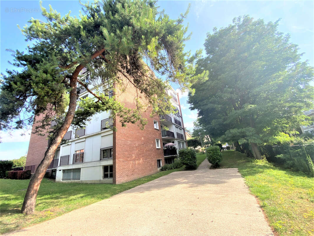 Appartement à ENGHIEN-LES-BAINS