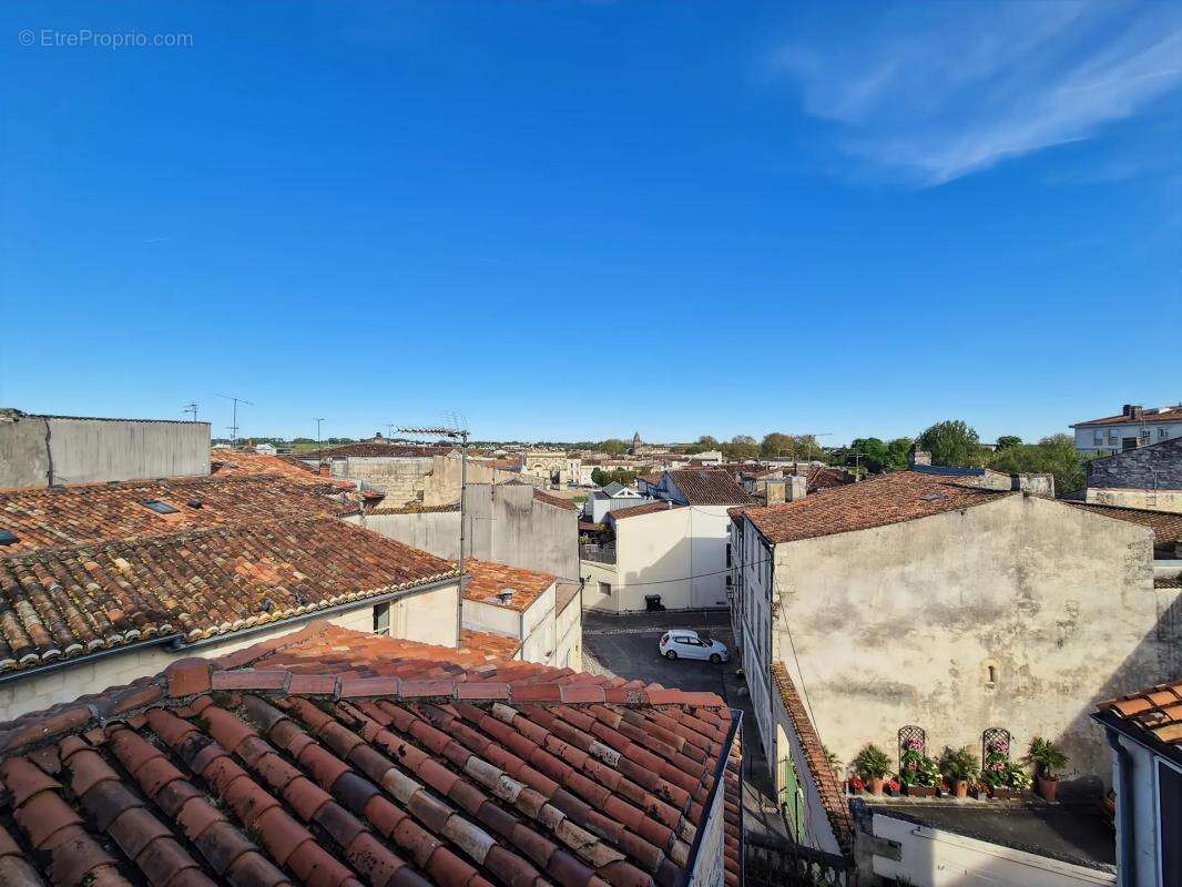 Appartement à SAINTES