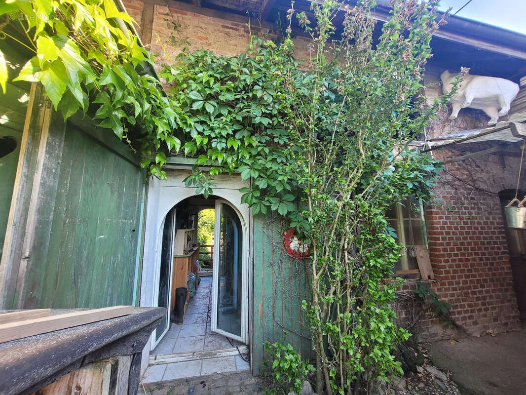 Maison à VILLAGE-NEUF