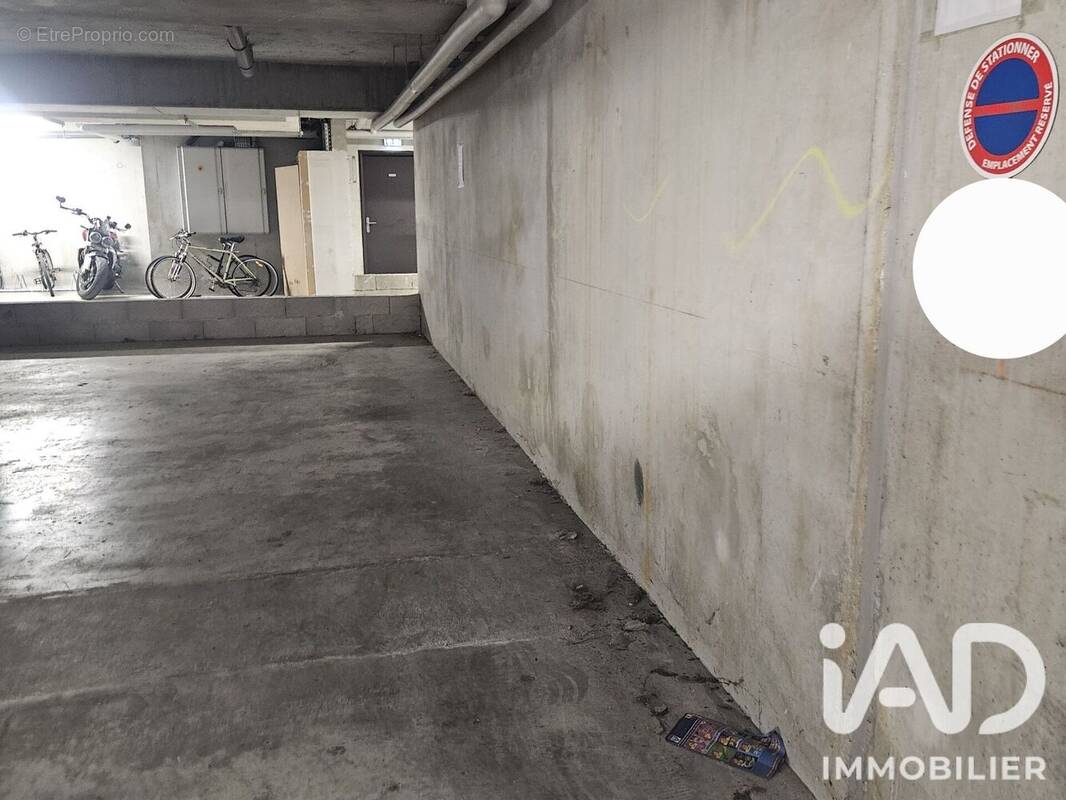 Photo 1 - Parking à MARSEILLE-9E