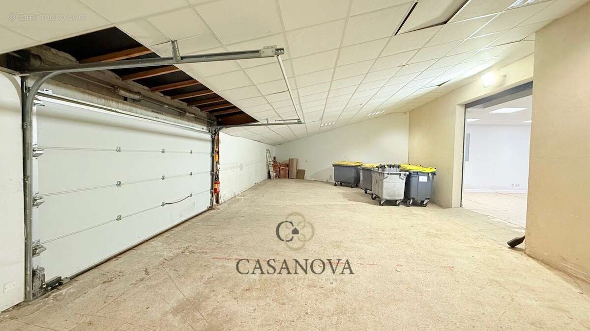 Immeuble de 800 m² avec potentiel de transformation en habitation à Lattes - photo 14
