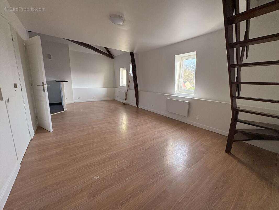 Appartement à SAINTE-GENEVIEVE