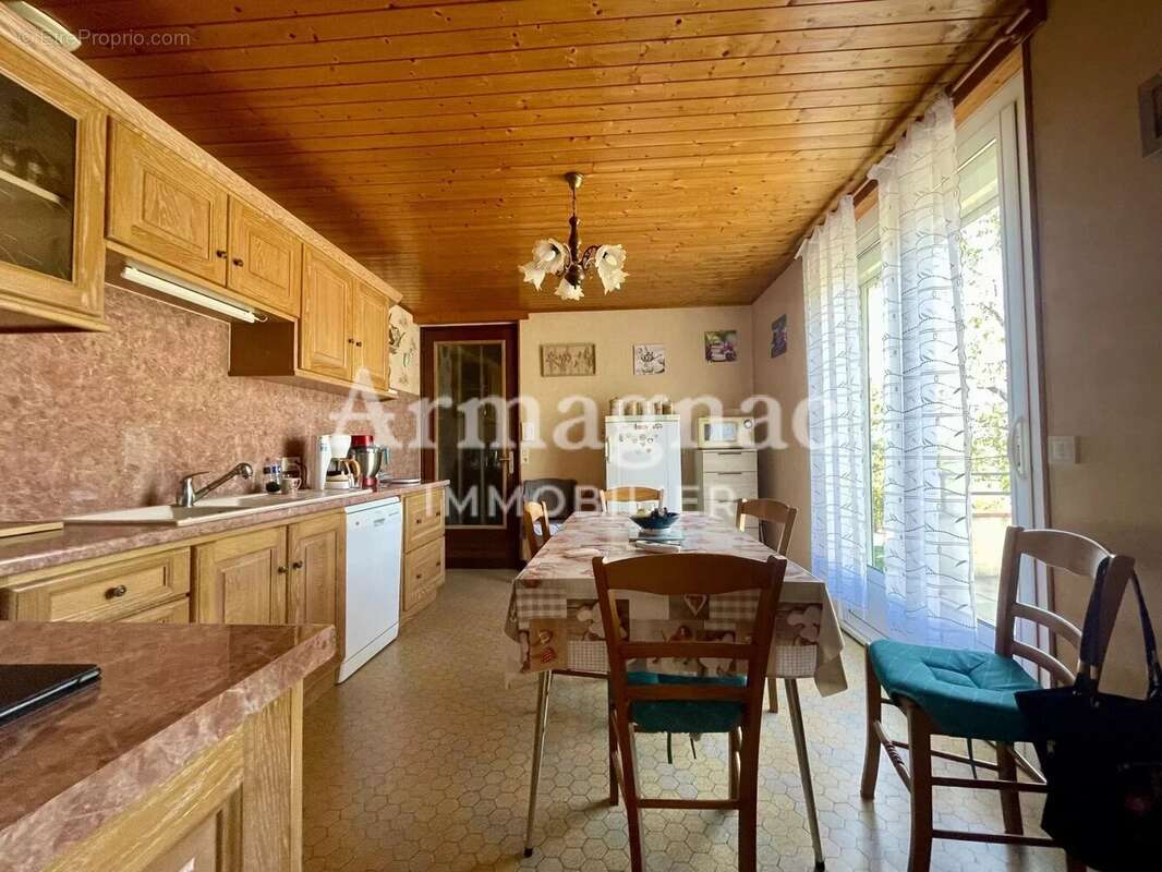 Maison à VALENCE-SUR-BAISE