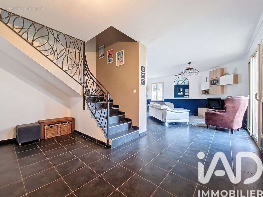 Photo 6 - Maison à REGNIE-DURETTE