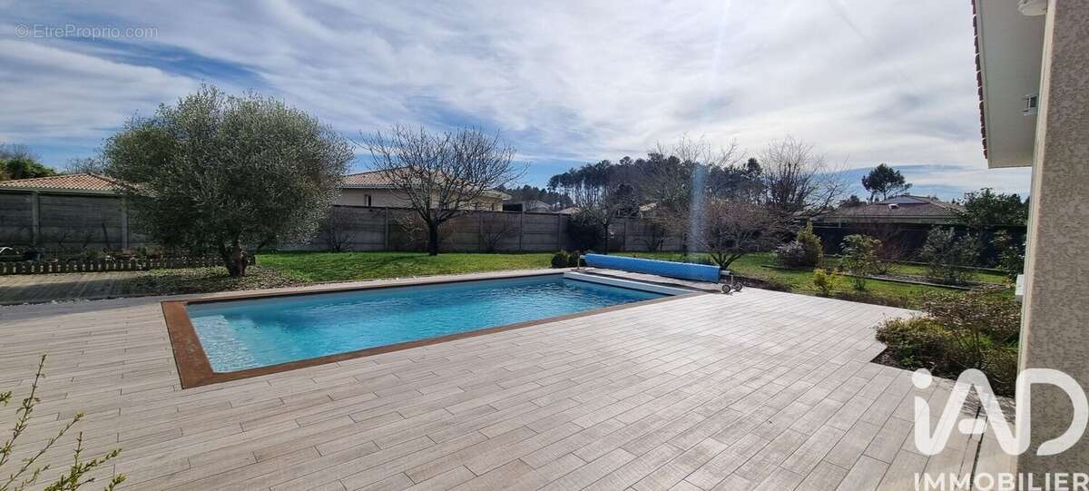 Photo 2 - Maison à SALLES