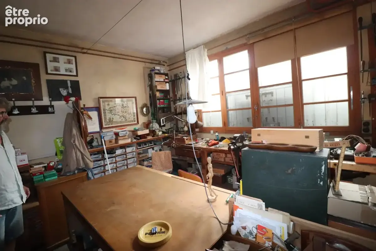 Grande maison 7P , Atelier , 2 Garages , Combles et Appartement  sur Terrain de 600 m2 - photo 4