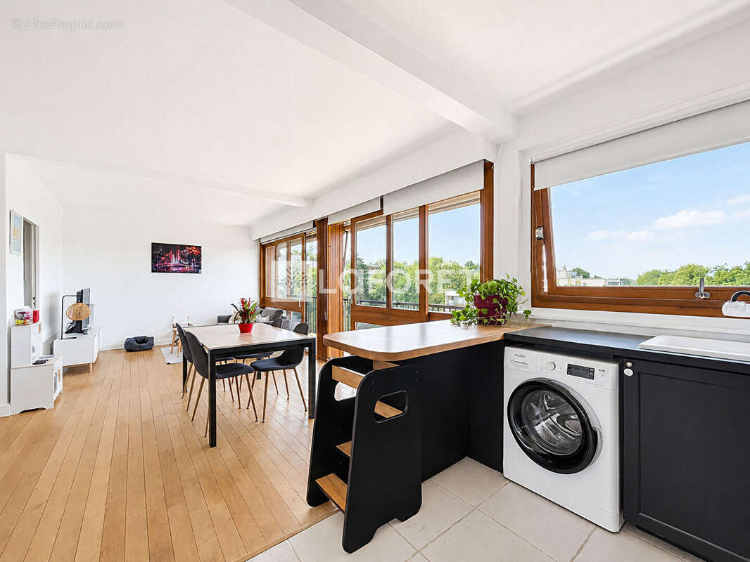 Appartement à LA CELLE-SAINT-CLOUD