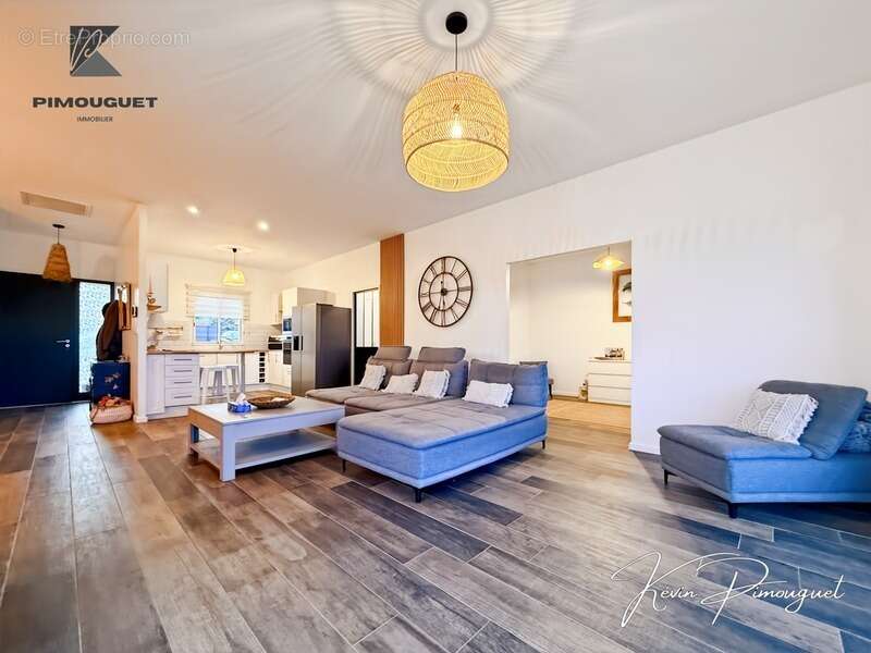 Maison à SAINT-MAGNE-DE-CASTILLON