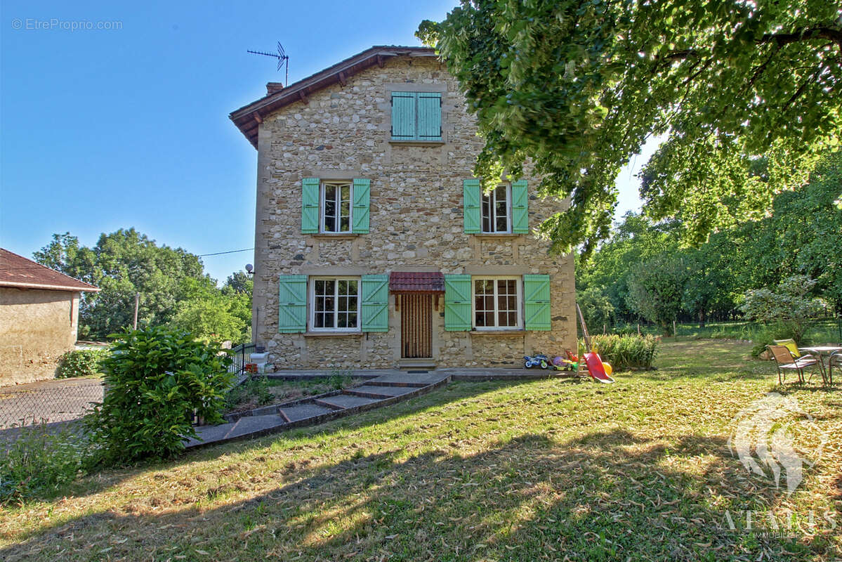Maison en pierres avec dépendances - photo 3