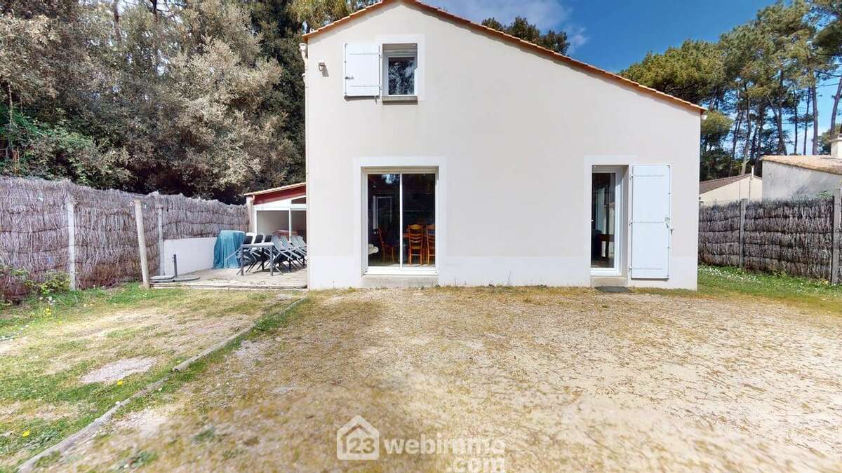 Sans aucun travaux sur près de 145m2 habitables - Maison à JARD-SUR-MER