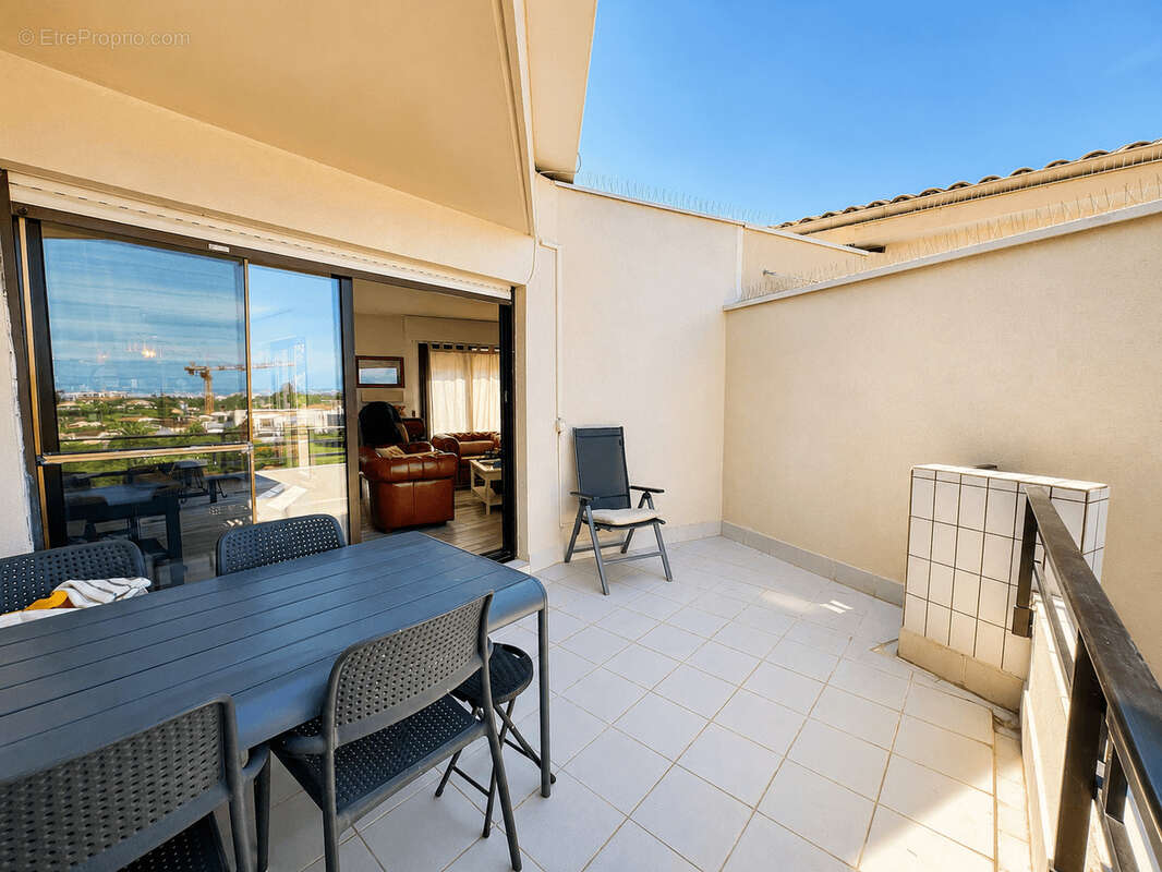 Antibes • Duplex 4 pièces 98 m2 • 2 Terrasses • Dernier étage • Aperçu mer • Double garage • Piscine • Tennis - photo 20