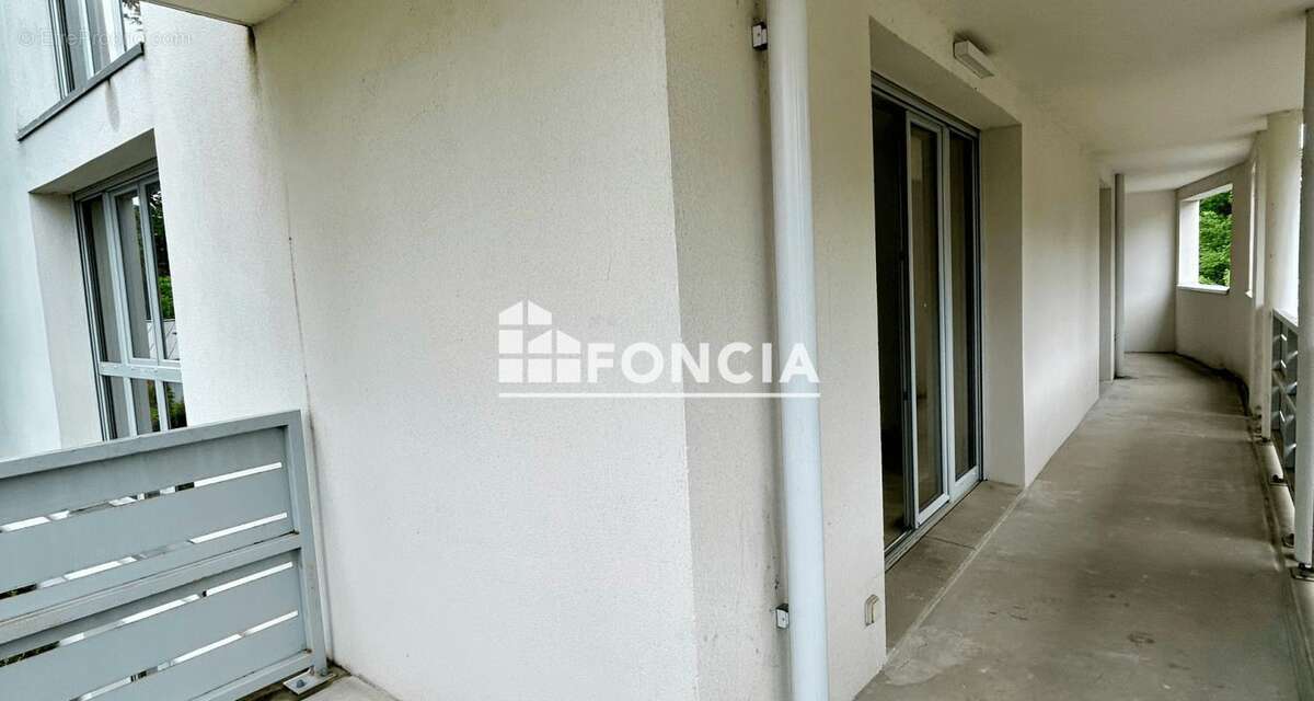 Appartement T3 de 68 m² avec terrasse parking et cellier - photo 7