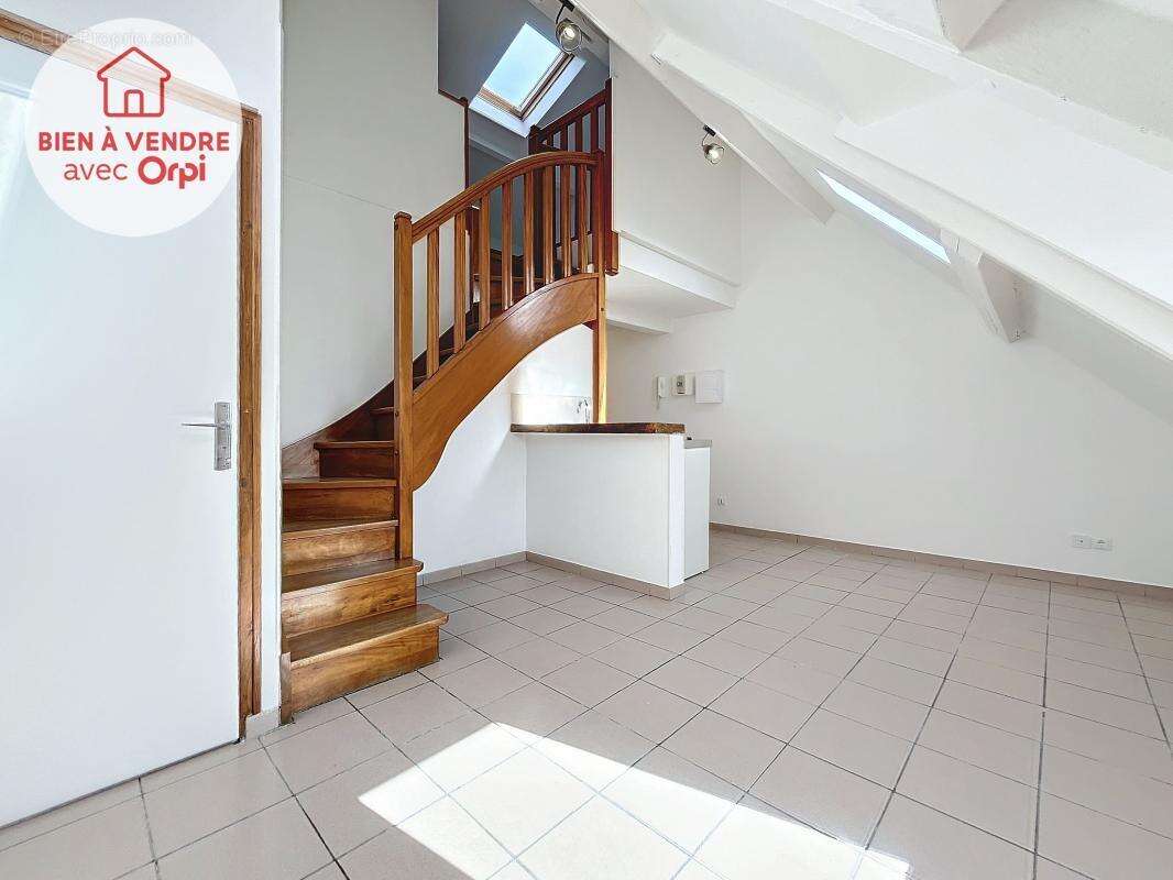 Appartement à JUZIERS