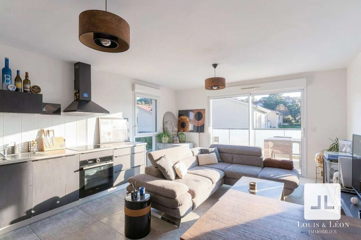 Appartement à NEUVILLE-SUR-SAONE