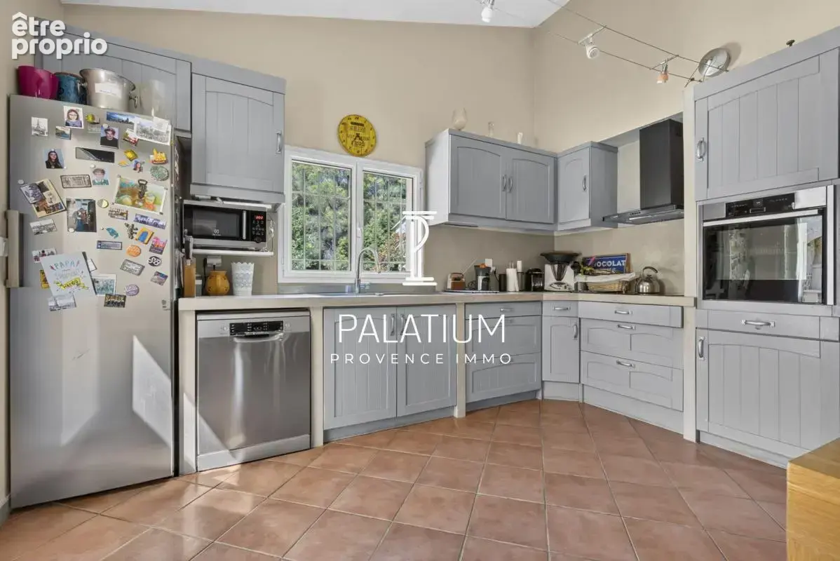 Propriété provençale de 209 m² – Environnement calme et verdoyant, Ventabren - photo 16