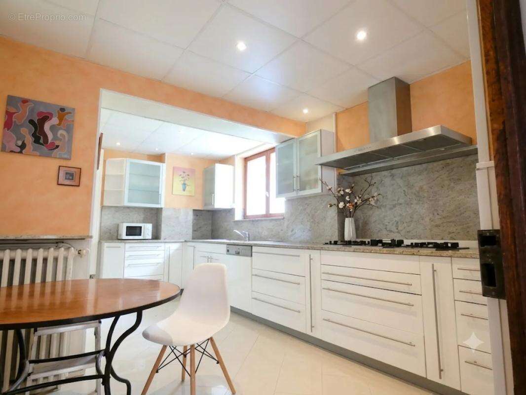 Maison de 8 pièces de 235 m² à Brunstatt-Didenheim - photo 7
