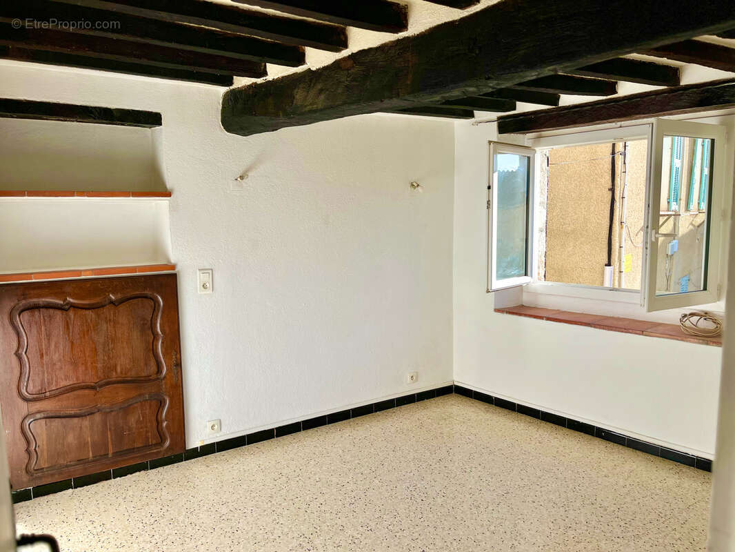 Appartement à GREOLIERES