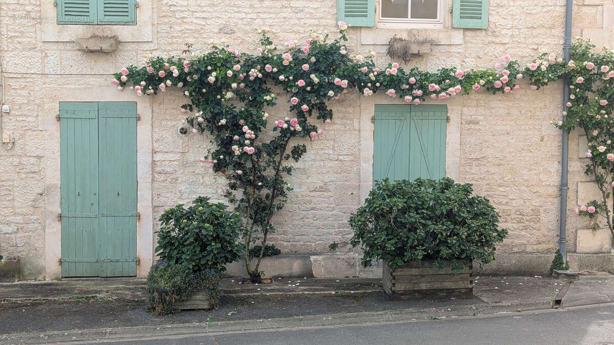 Maison à MAGNE