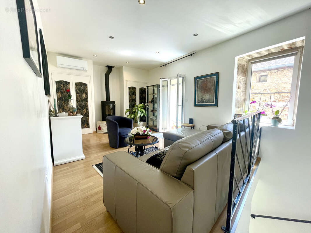 Maison à SAINT-FELIX-DE-LODEZ