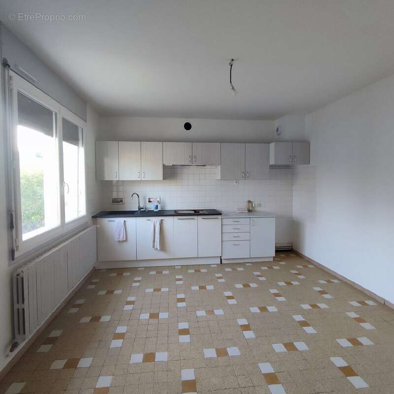 Maison à BRIZAMBOURG