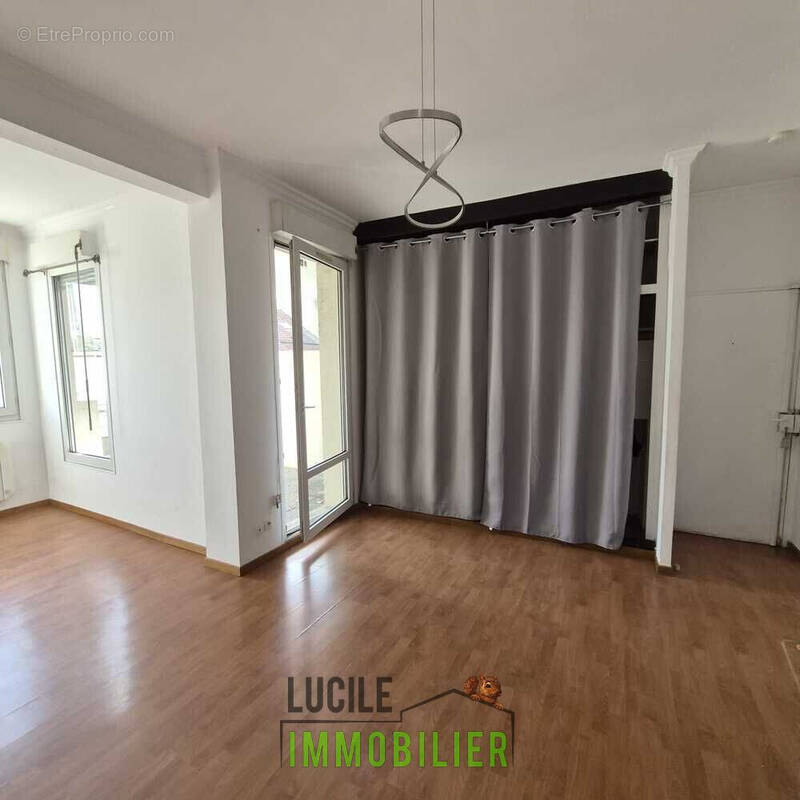 Appartement T2 idéalement situé - 44 m² 1 - Appartement à CREIL