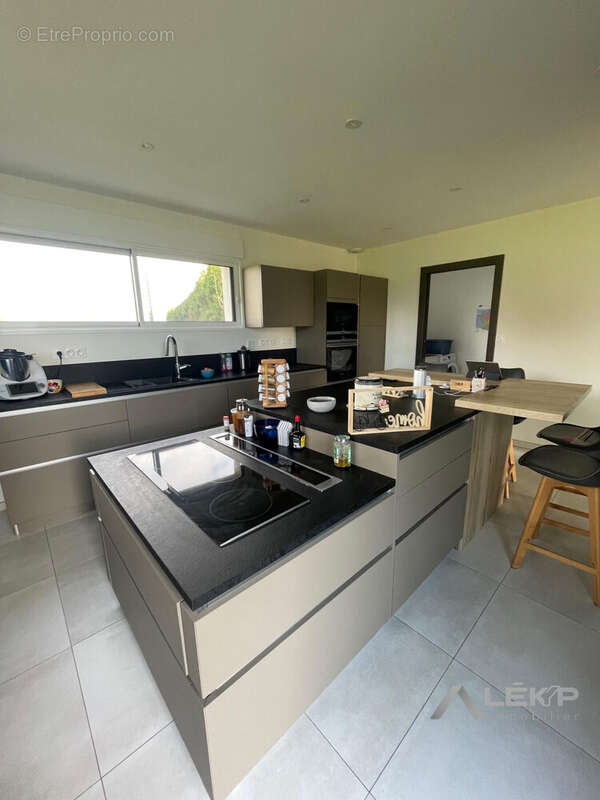 Maison à SAINT-VINCENT-SUR-OUST