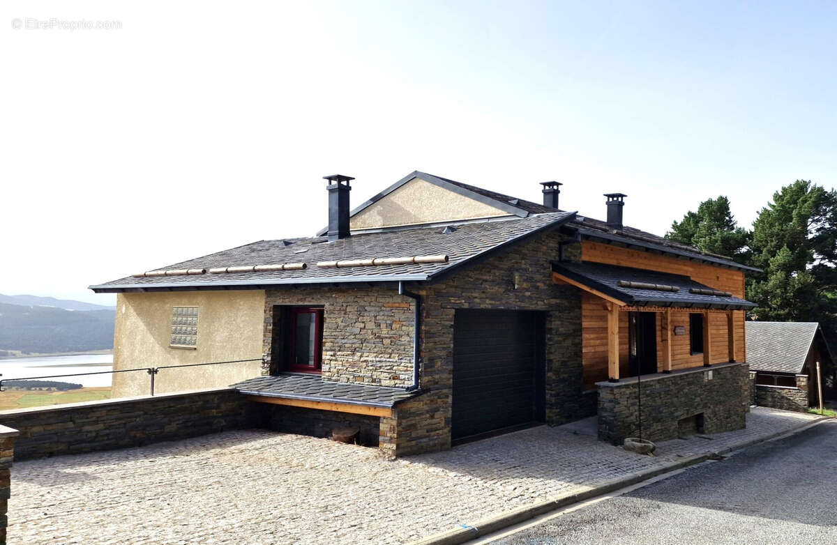 Maison à LES ANGLES