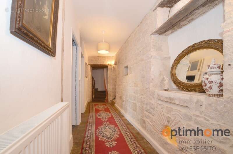 Maison à NANTEUIL-EN-VALLEE