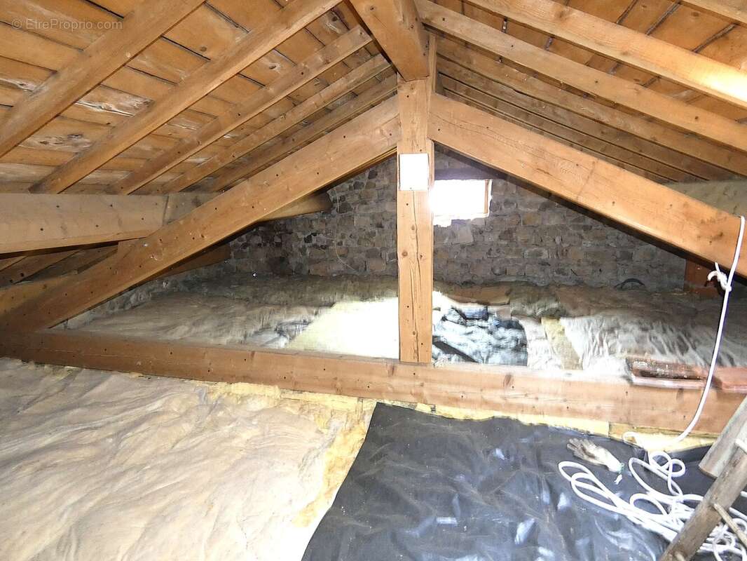 Maison en pierre avec dépendances d'environ 215 m² DORNAS (07) - photo 13