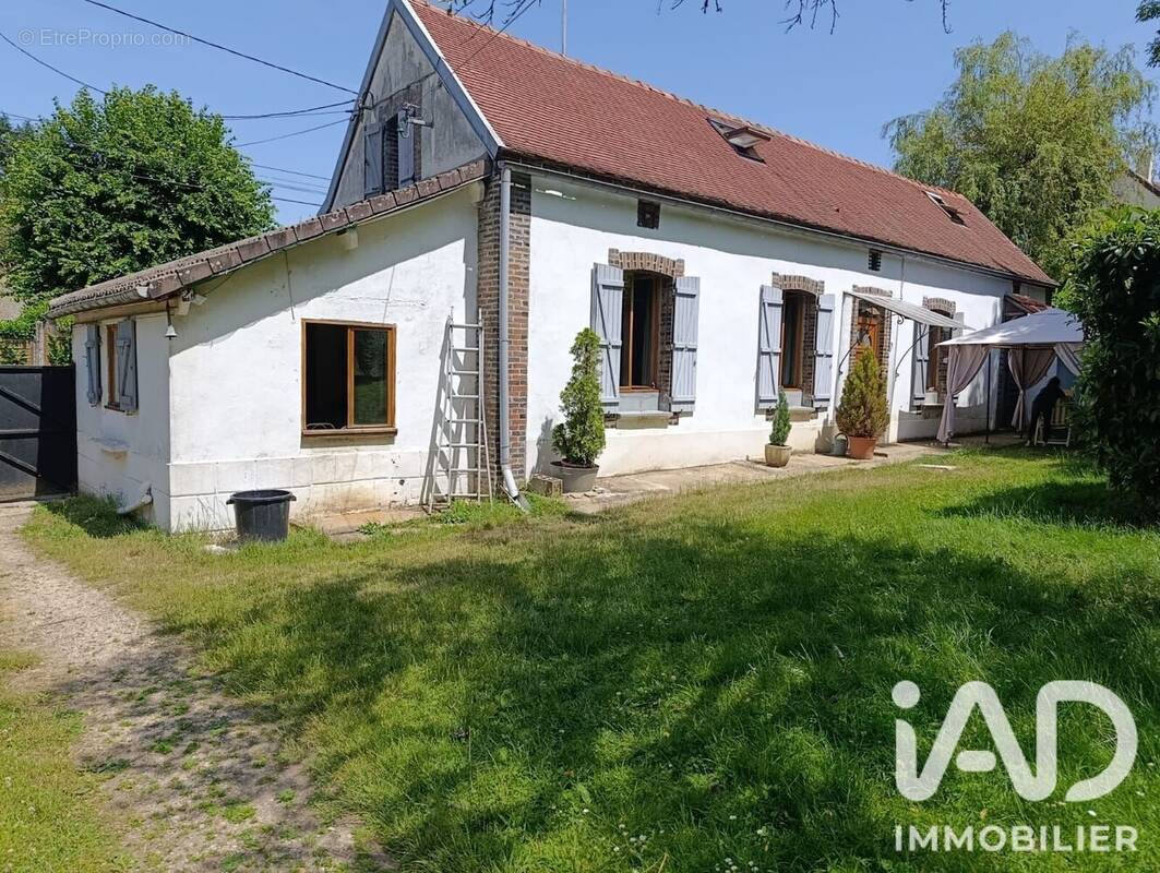Photo 1 - Maison à ARCES-DILO