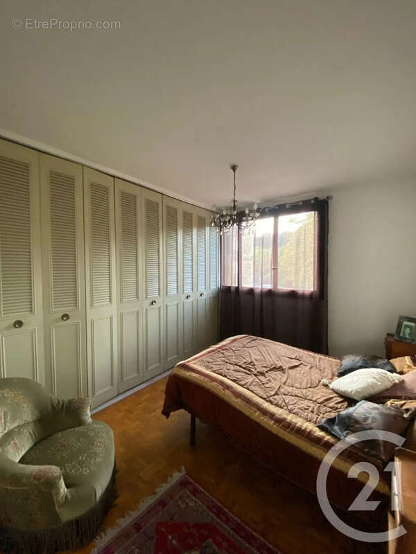 Appartement à MARSEILLE-4E