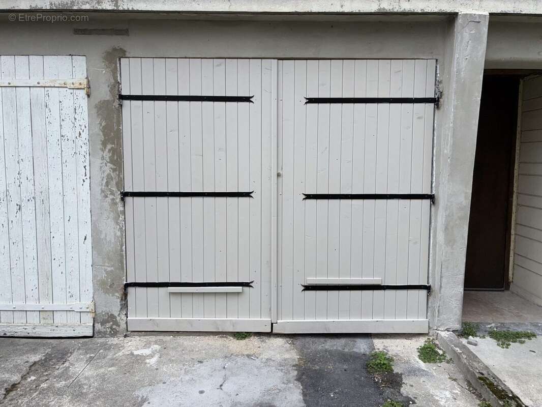 Parking à LE PERREUX-SUR-MARNE