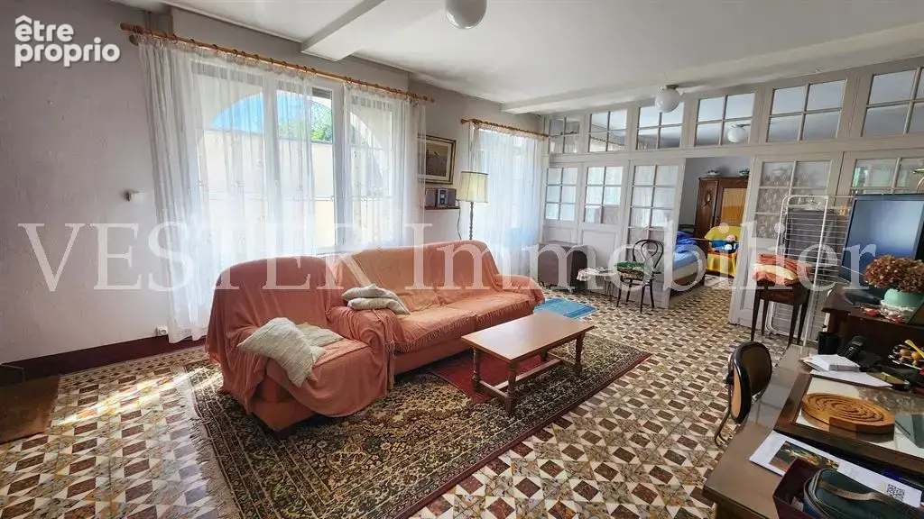 Grande maison de village avec 7 chambres, jardin et dépendances - photo 5