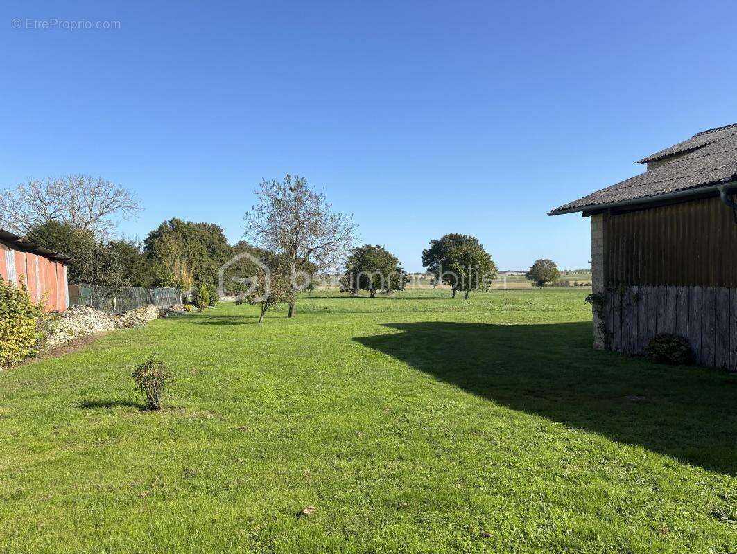Maison à MAUZE-SUR-LE-MIGNON