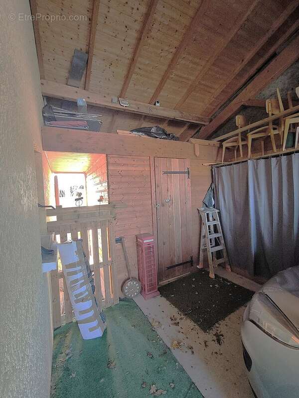 Maison à CRUZILLES-LES-MEPILLAT