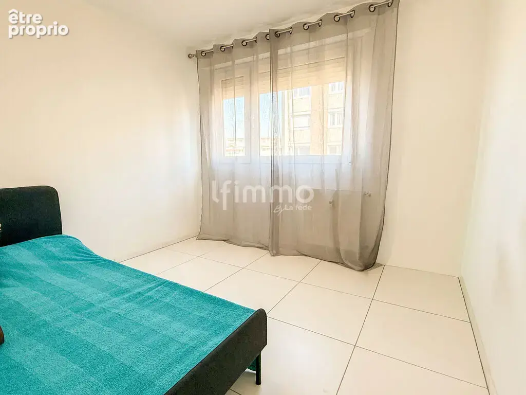Bel Appartement T3/T4 72m² - Rénové, Isolé avec Cave - photo 8