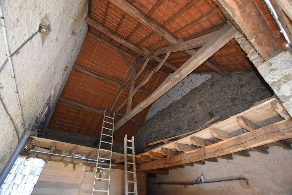 Maison à VERNEUIL-MOUSTIERS