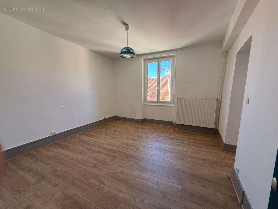 A VENDRE EN EXCLUSIVITÉ à Rumilly (74150) – Centre-ville – Appartement traversant de 120 m² avec annexes - photo 4