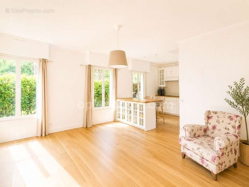 Hauteurs de Honfleur - Maison de plain pied en résidence - 53.80 m2 - 1 chambre - Terrasse - Jardin 100 m2 - parking privé et ca - photo 5