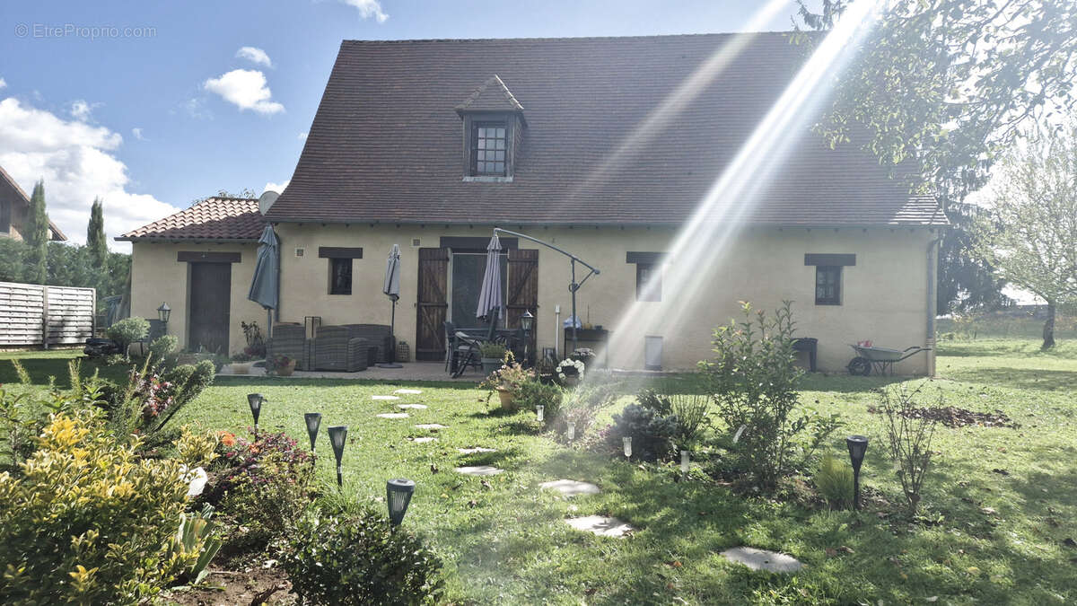 Maison à SAINT-CYPRIEN