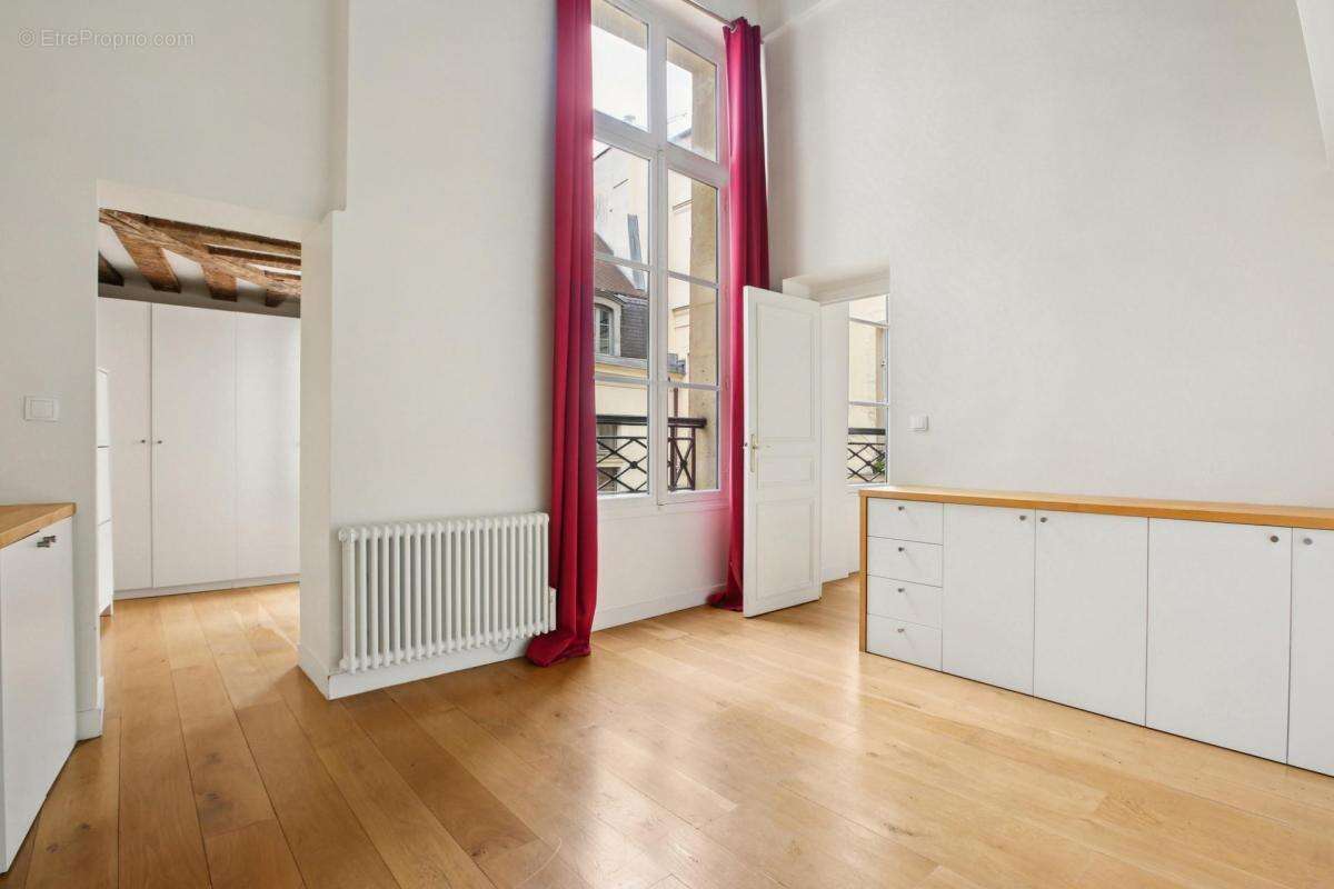 Appartement à PARIS-4E
