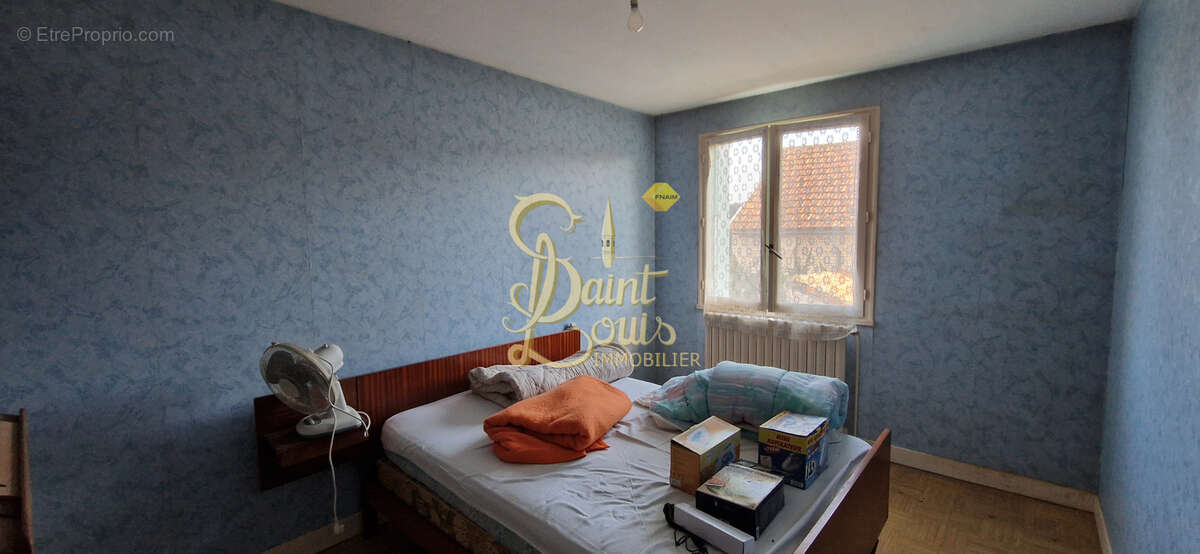 Maison à LA TOUR-SAINT-GELIN
